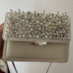 Ted Baker
Alyona Pearl Occasion Small Crossbody Bag